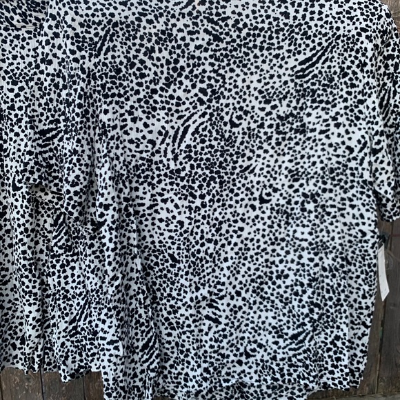 Vintage 2 Piece Short & Shirt Set - Picture 5 of 9